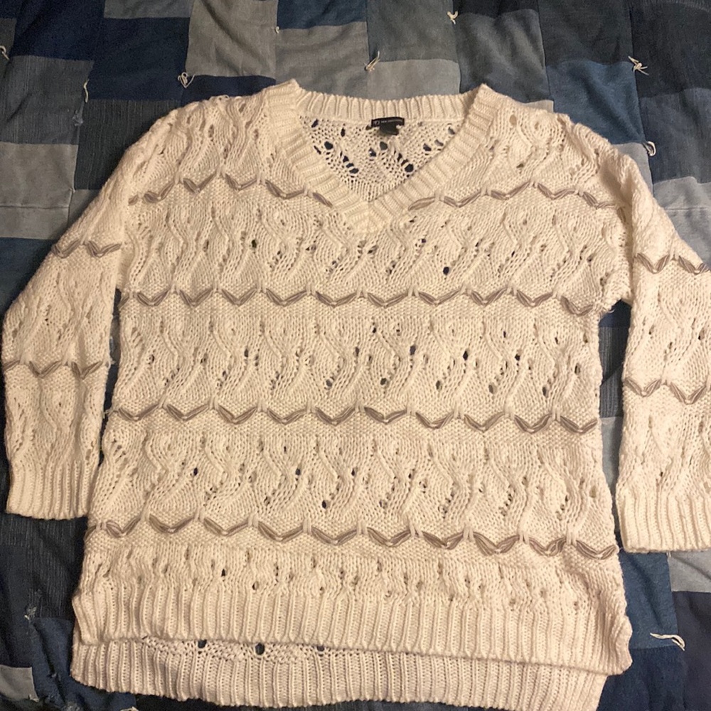 New Directions Women’s White Sweater. Size XL